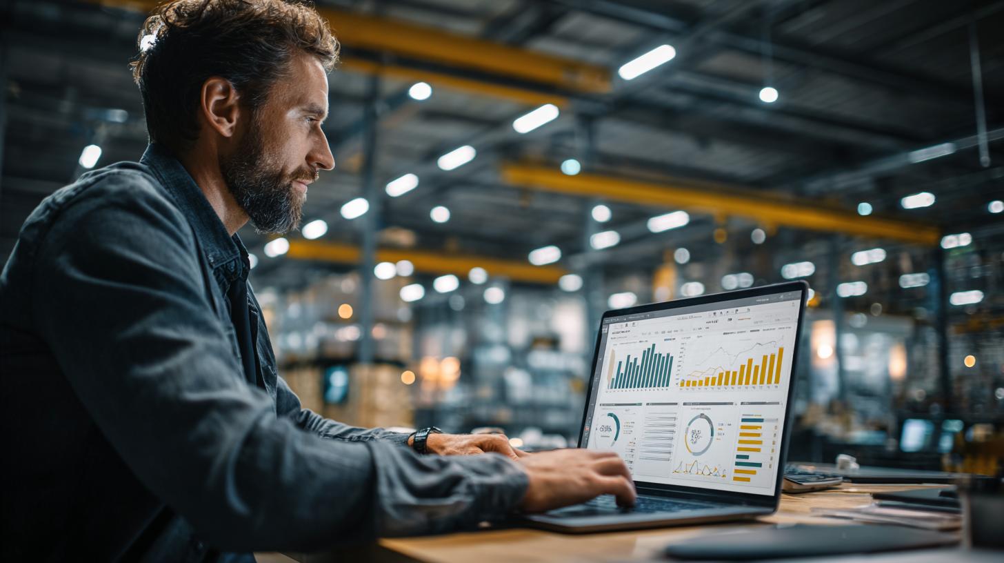 Lagerzone und Cube-per-Order-Index (CIO) mit Datenanalyse und Berechnung am Laptop für effiziente Lagerplanung